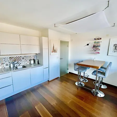 Apartment Beautiful Spacious Center Flat With Parking Option