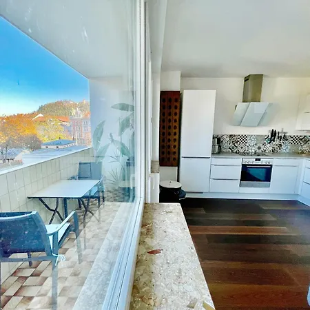 Beautiful Spacious Center Flat With Parking Option Apartment