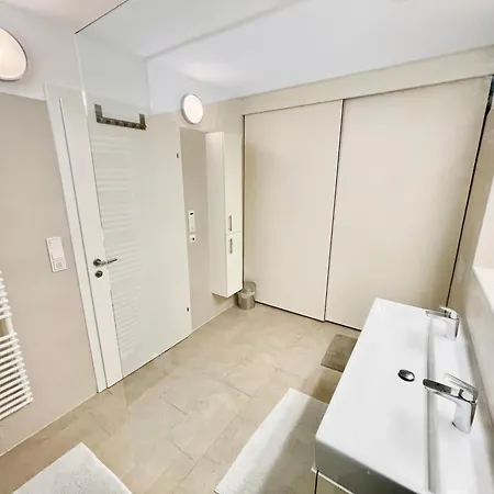 Beautiful Spacious Center Flat With Parking Option Apartment Graz