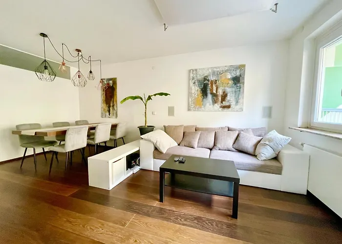 Beautiful Spacious Center Flat With Parking Option * 格拉茨