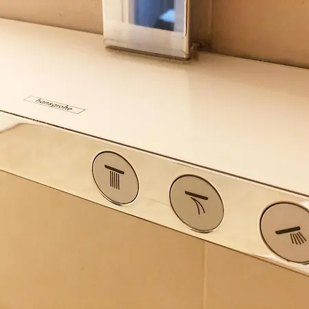 Beautiful Spacious Center Flat With Parking Option Graz