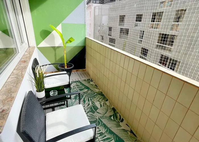 아파트 Beautiful Spacious Center Flat With Parking Option