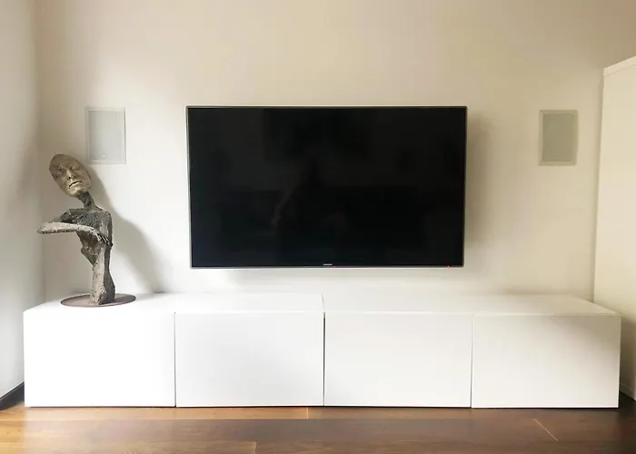 아파트 Beautiful Spacious Center Flat With Parking Option *