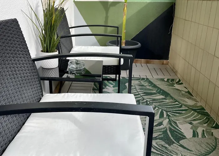 Beautiful Spacious Center Flat With Parking Option 아파트