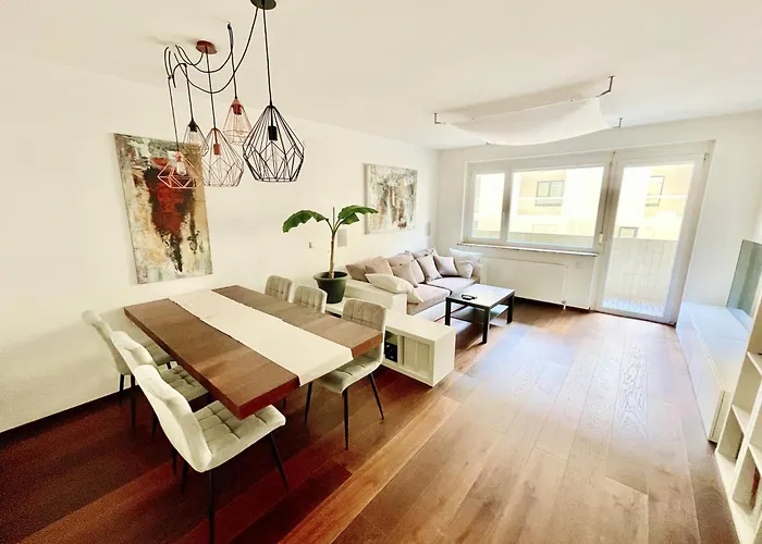 Beautiful Spacious Center Flat With Parking Option