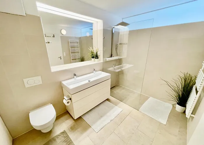 Beautiful Spacious Center Flat With Parking Option 아파트